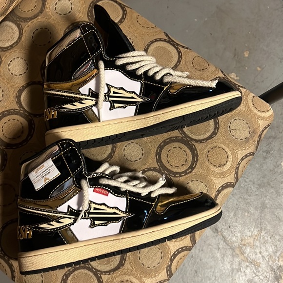 Pelican Jordan 1s - Picture 3 of 3